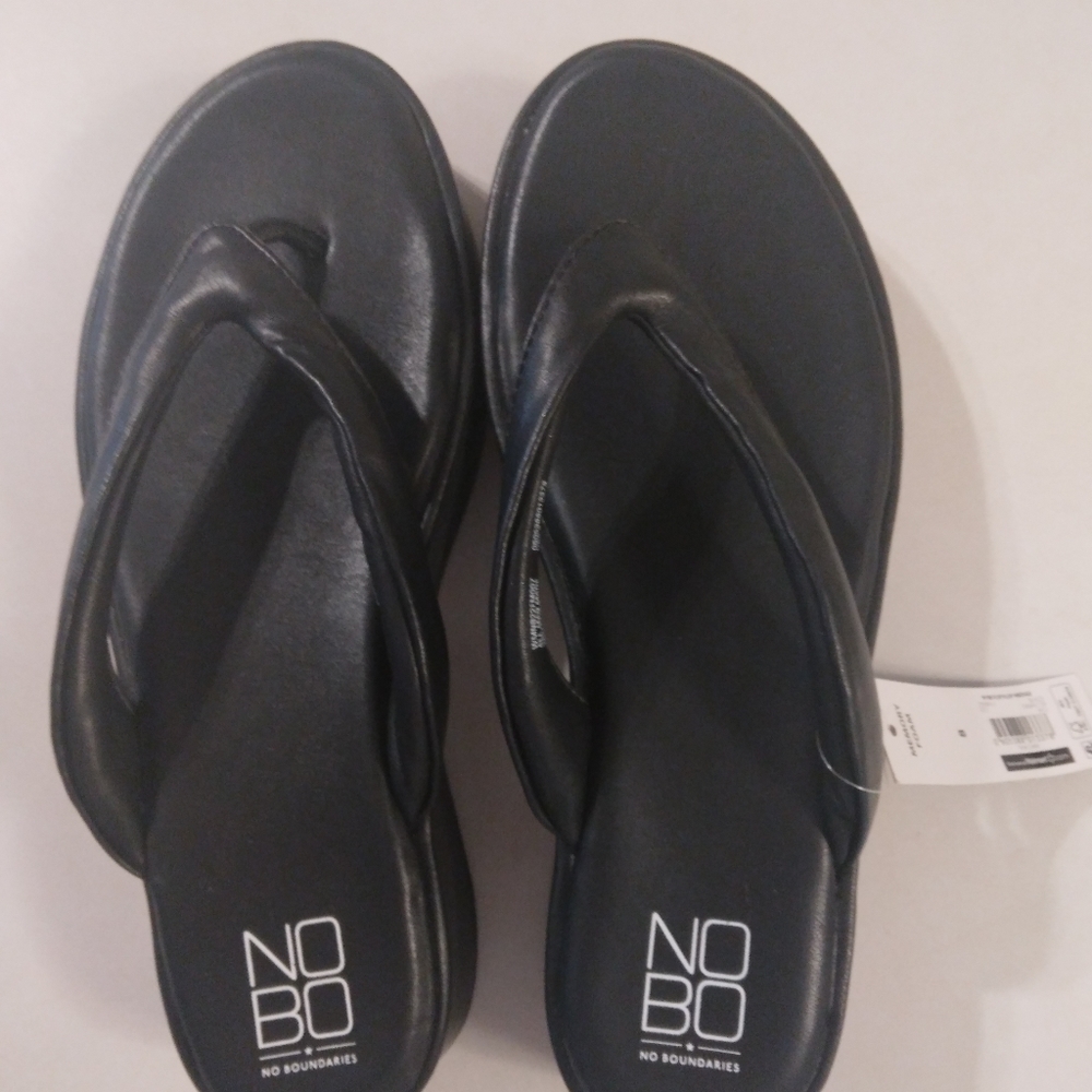 Black sandals memory foam Nwt